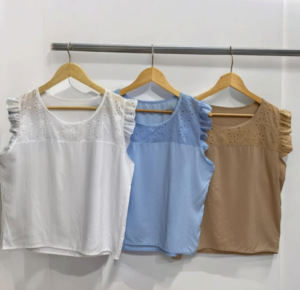 Remera de fibrana con broderi